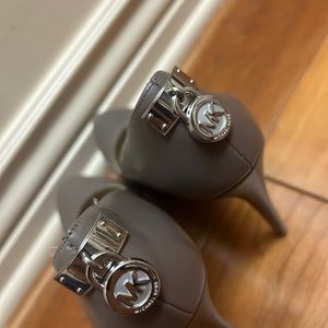 Authentic MK pumps only worn once